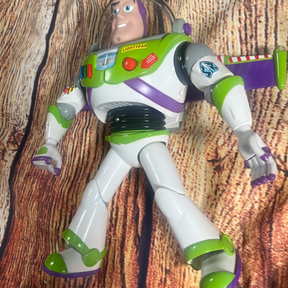 Space Ranger Buzz Lightyear Action Figure - Green, White, and Purple - Picture 5 of 8